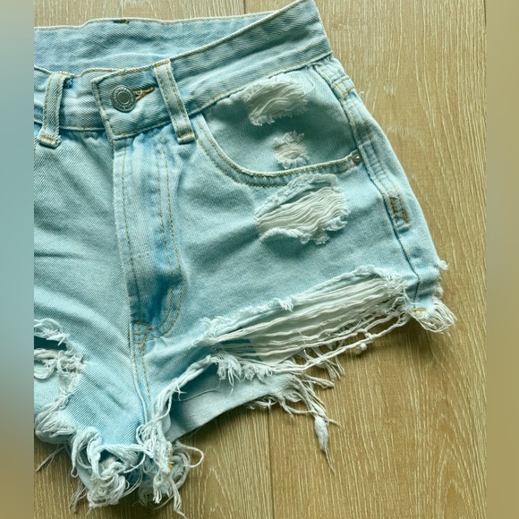 SHEIN distressed high waist denim short - Picture 2 of 6